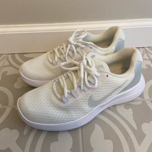 Nike Tennis Shoes- White- Size 7.5- Excellent Used Condition, worn once.